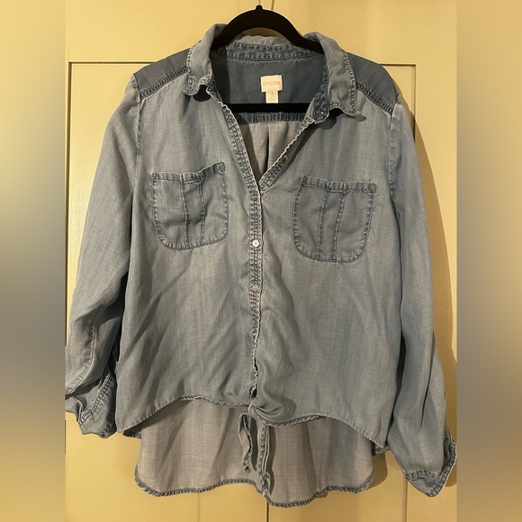 Chico's Soft Blue Chambray Top - Picture 1 of 4